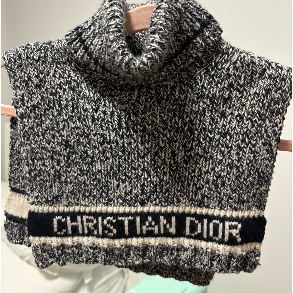 Dior turtleneck pullover piece worn once
